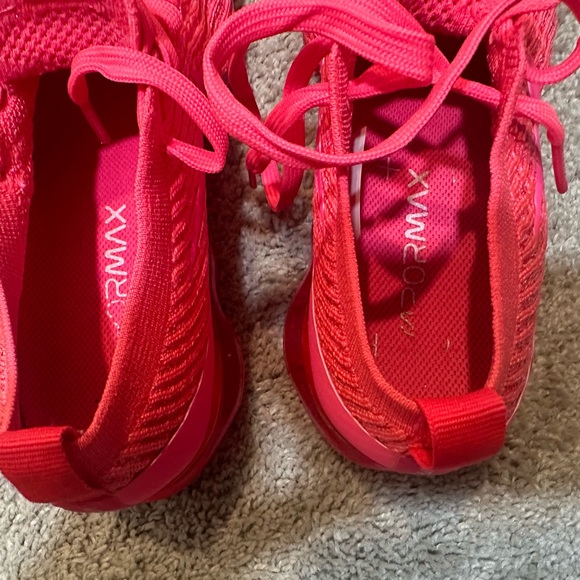 Pink Nike Vapormax Flyknit 3 - Picture 3 of 4
